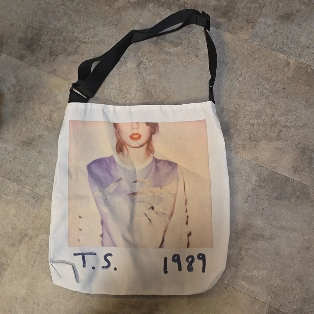 Official Taylor Swift T.S. 1989 tote